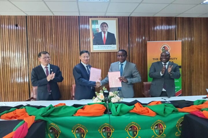 VC displays signed documents