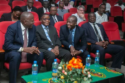 Minister having a light moment with the VC and PS